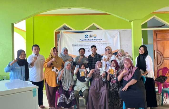 Vokasi UNG Latih Nelayan Leato Selatan Kuasai Keuangan, Digitalisasi, Desain, dan Olahan Produk Ikan Nike