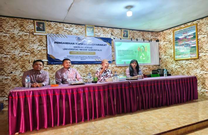 Dosen Sekolah Vokasi UNG Laksanakan Pengabdian Masyarakat di Desa Botubarani: Edukasi Pengelolaan Sampah Berkelanjutan pada Kawasan Wisata