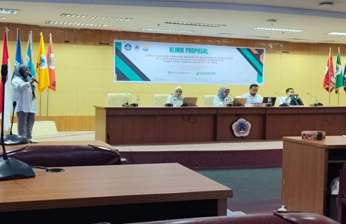 Klinik Proposal Penelitian dan Pengabdian Kepada Masyarakat Bagi Para Dosen Di Lingkungan UNG