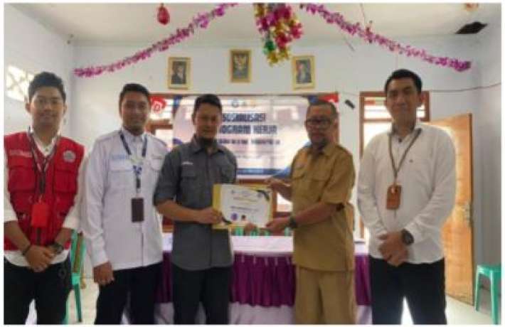 Implementasi Sistem Layanan Digital untuk Meningkatkan Efektivitas Pelayanan Publik di Kelurahan Molosipat W, Kota Barat