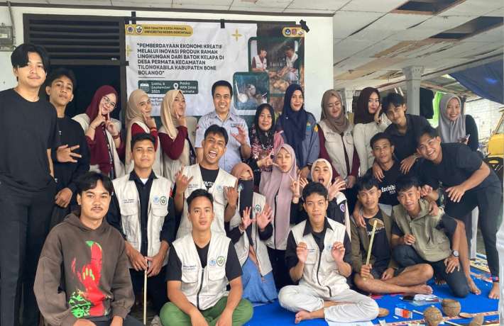 Pemberdayaan Ekonomi Kreatif Melalui Inovasi Produk Ramah Lingkungan dari Batok Kelapa  di Desa Permata, Kecamatan Tilongkabila, Kabupaten Gorontalo