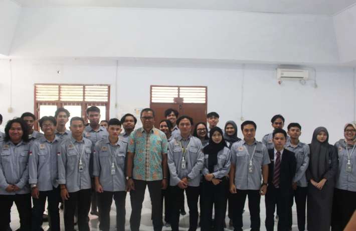 WAKIL REKTOR III UNG RESMI LANTIK PENGURUS SENMA PROGRAM VOKASI