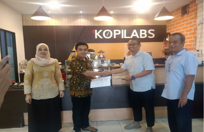 PROGRAM VOKASI DAN JURUSAN PARIWISATA UNG TANDATANGANI MoU DENGAN KOPILABS COFFEE AND EATERY 